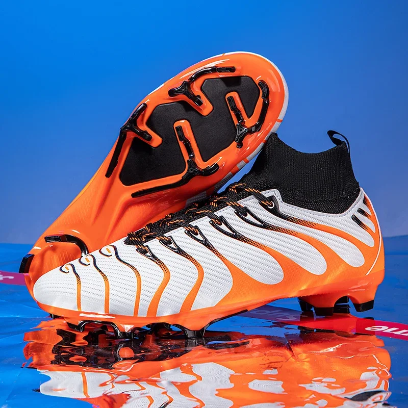 Homens jogo botas de futebol e - Outdoor Sport Court avaliação e preço